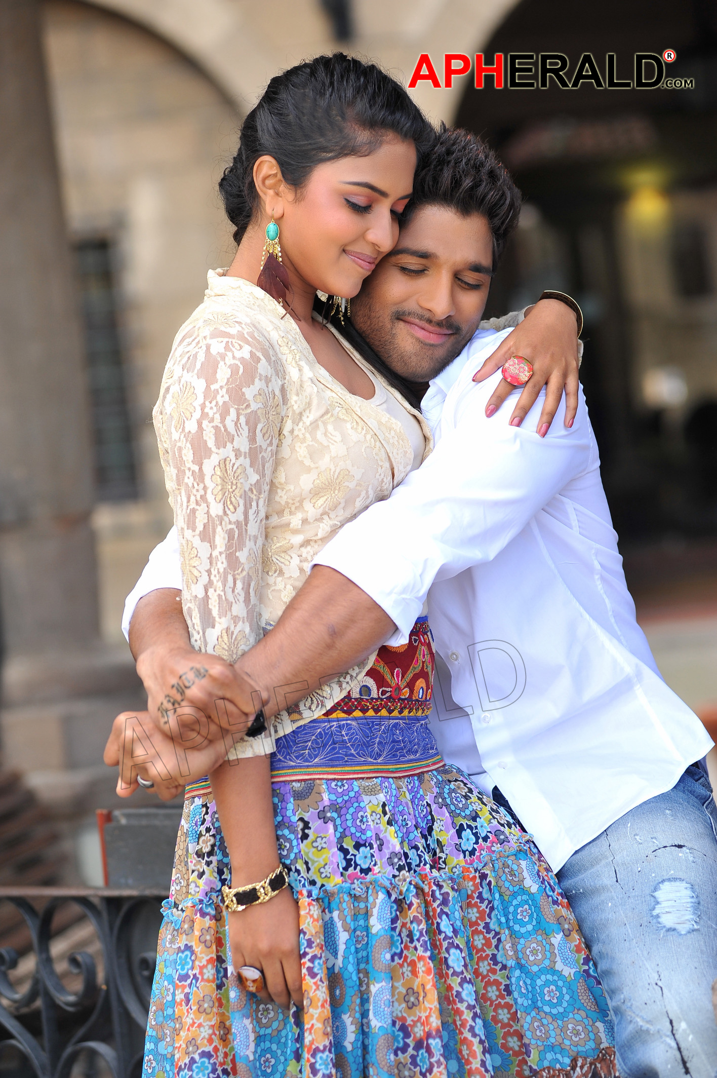 Idharammayilatho latest stills